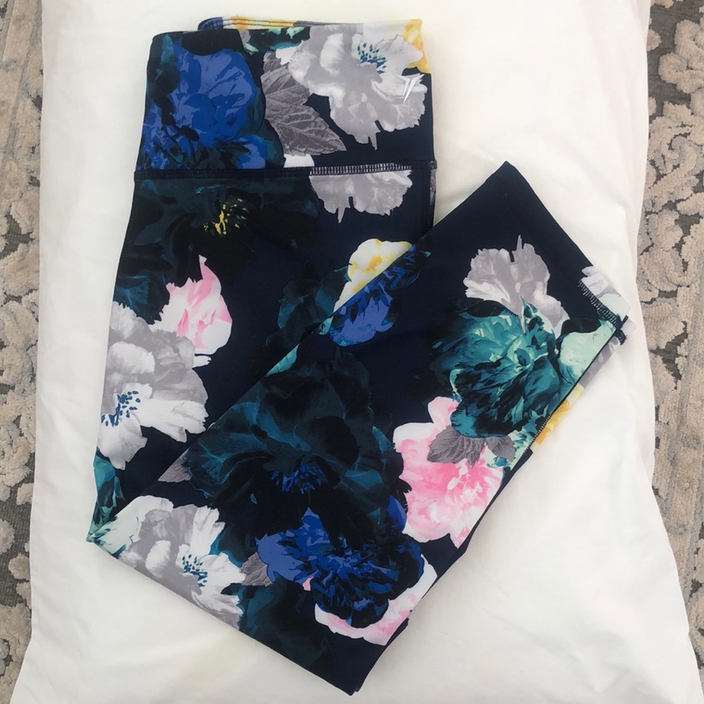 OLD NAVY ACTIVE Floral Leggings | size M